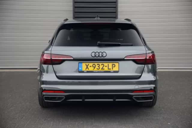 Audi A4 (2023) thumbnail 4