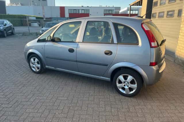 Opel Meriva (2004) thumbnail 3