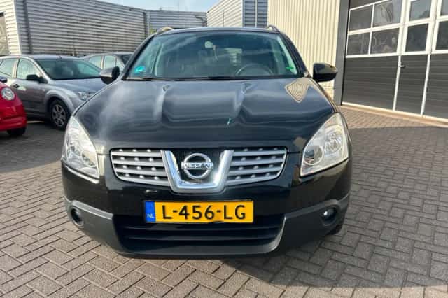 Nissan Qashqai (2010) thumbnail 2