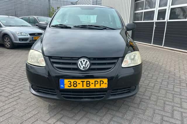 Volkswagen Fox (2006) thumbnail 2