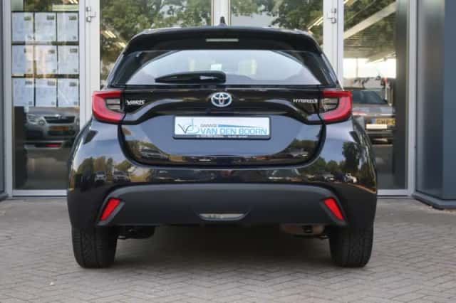 Toyota Yaris (2022) thumbnail 5