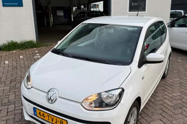 Volkswagen Up! (2012) thumbnail 2