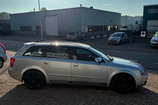 Audi A4 (2004) thumbnail 4