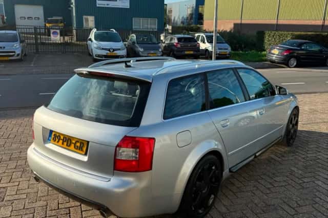 Audi A4 (2004) thumbnail 5