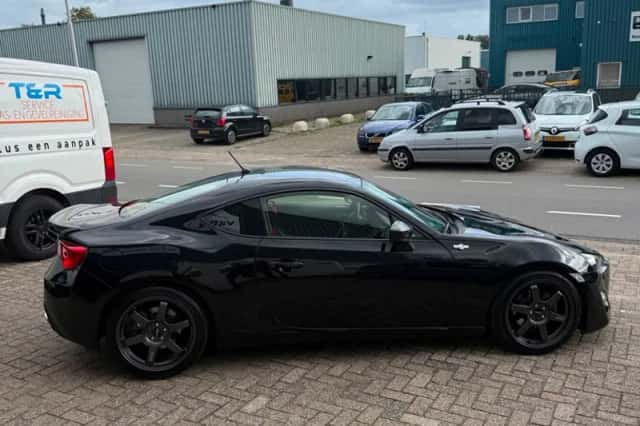 Toyota GT86 (2012) thumbnail 4