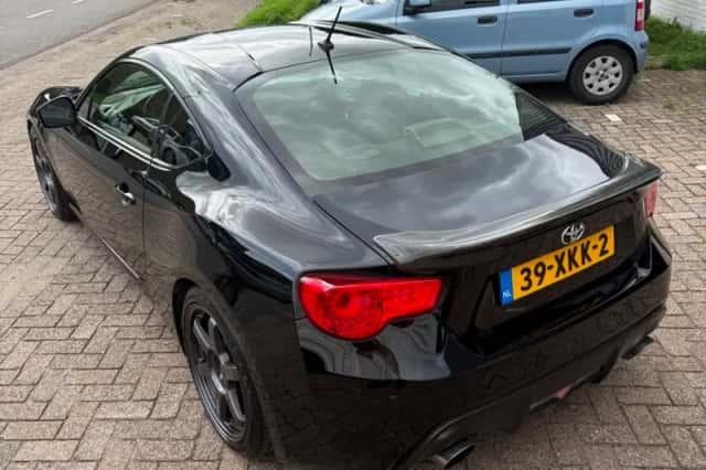 Toyota GT86 (2012) thumbnail 6