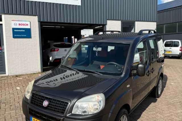 Fiat Doblò (2009) thumbnail 2