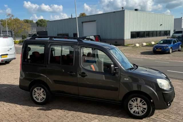 Fiat Doblò (2009) thumbnail 4