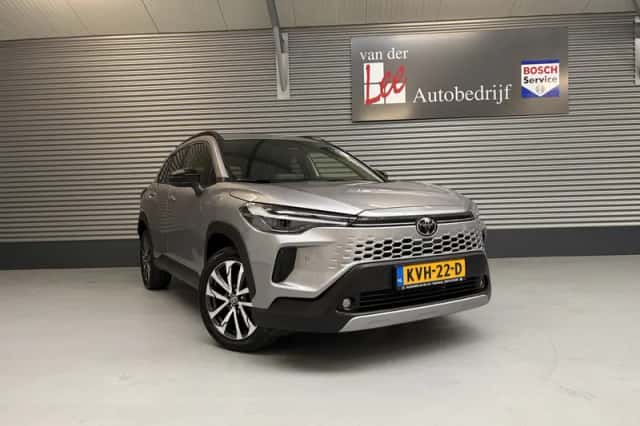 Toyota Corolla Cross (2015) thumbnail 3