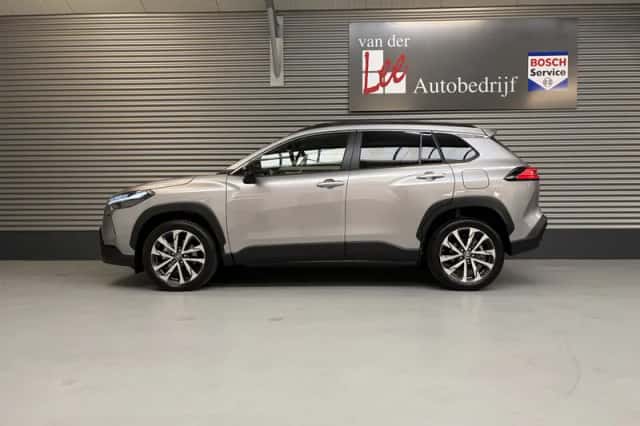 Toyota Corolla Cross (2025) thumbnail 2