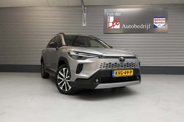 Toyota Corolla Cross (2025) thumbnail 3