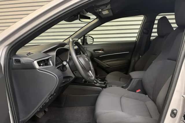 Toyota Corolla Cross (2025) thumbnail 5