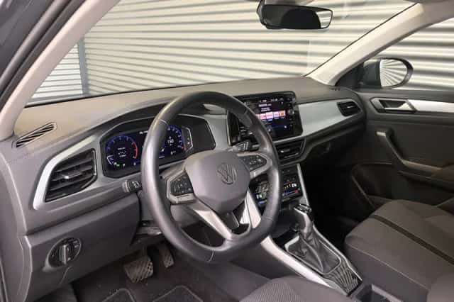 Volkswagen T-Roc (2023) thumbnail 6