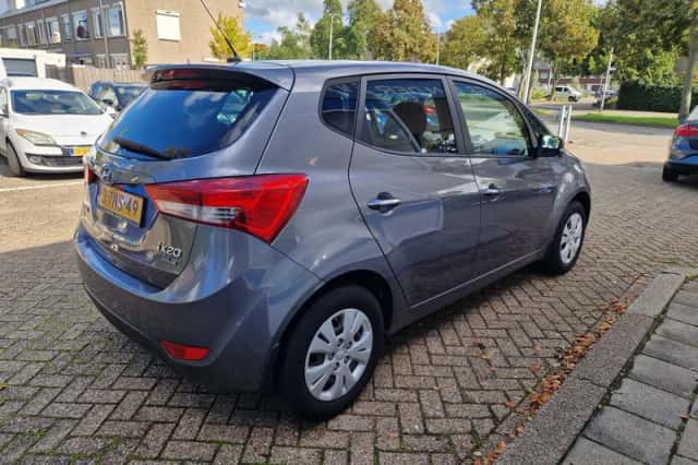 Hyundai ix20 (2014) thumbnail 3