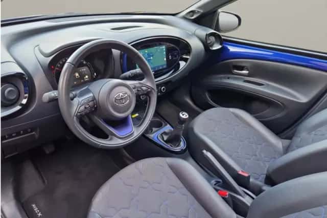 Toyota Aygo X (2022) thumbnail 2