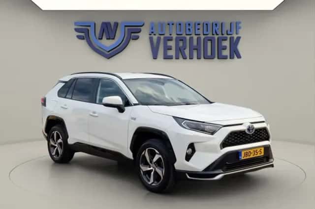 Toyota RAV4 (2021) thumbnail 1