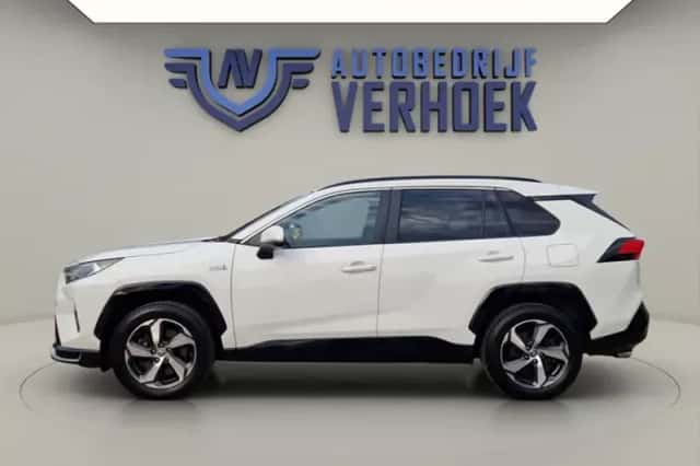 Toyota RAV4 (2021) thumbnail 6