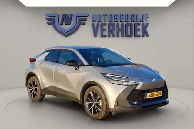 Toyota C-HR (2024) thumbnail 1