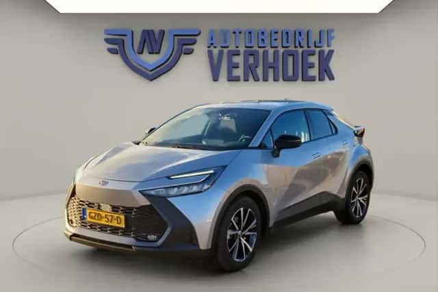 Toyota C-HR (2024) thumbnail 5