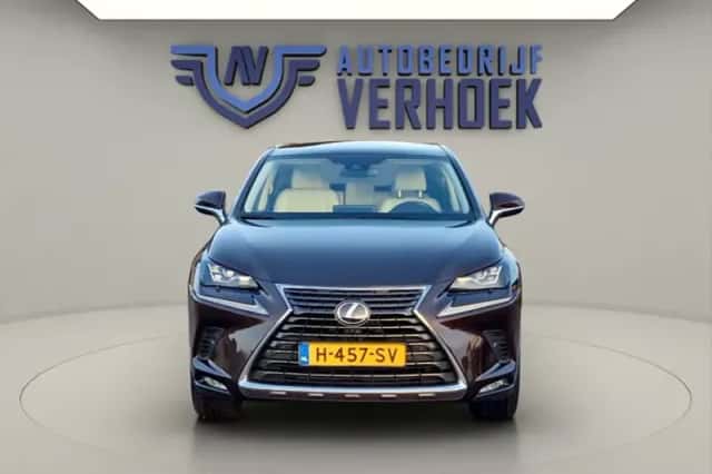 Lexus NX (2020) thumbnail 4