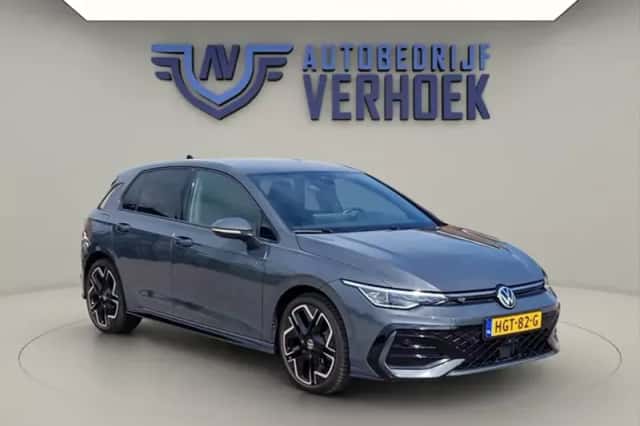 Volkswagen Golf (2025) thumbnail 1