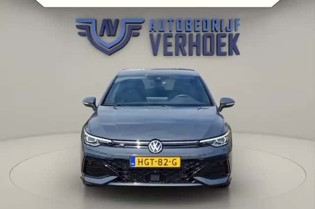Volkswagen Golf (2025) thumbnail 4