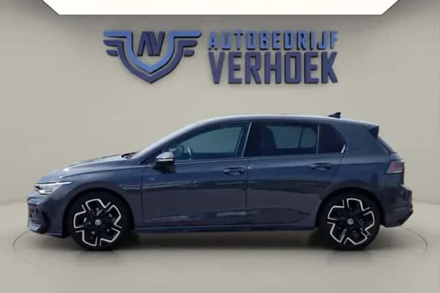 Volkswagen Golf (2025) thumbnail 6
