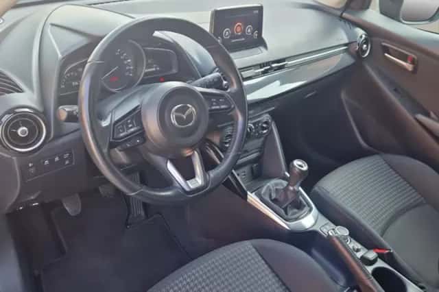 Mazda 2 (2019) thumbnail 2