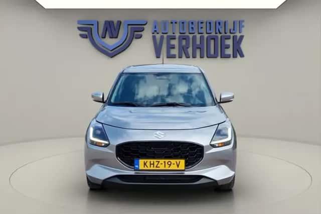 Suzuki Swift (2025) thumbnail 4