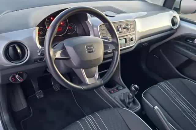 SEAT Mii (2016) thumbnail 2