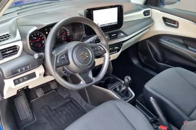 Suzuki Swift (2025) thumbnail 2