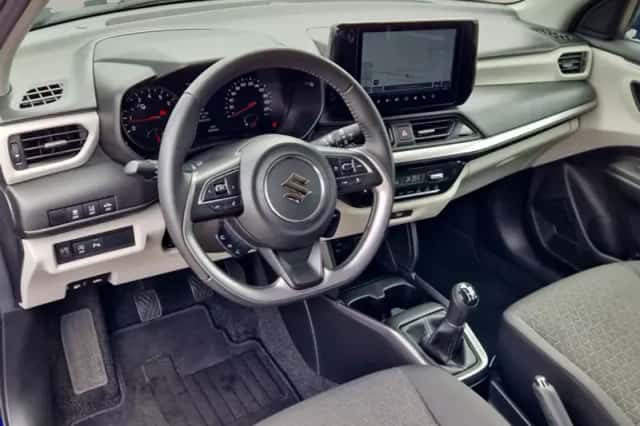 Suzuki Swift (2025) thumbnail 2