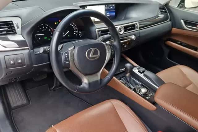 Lexus GS (2015) thumbnail 2