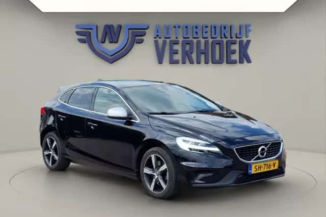 Volvo V40 (2018) thumbnail 1