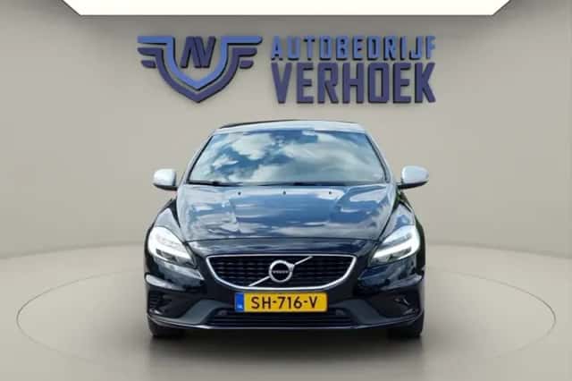 Volvo V40 (2018) thumbnail 4
