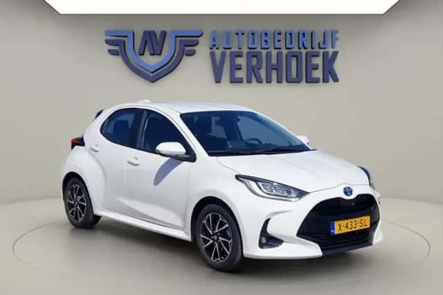 Toyota Yaris (2024) thumbnail 1