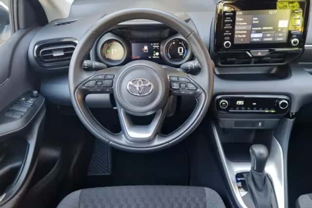 Toyota Yaris (2024) thumbnail 2