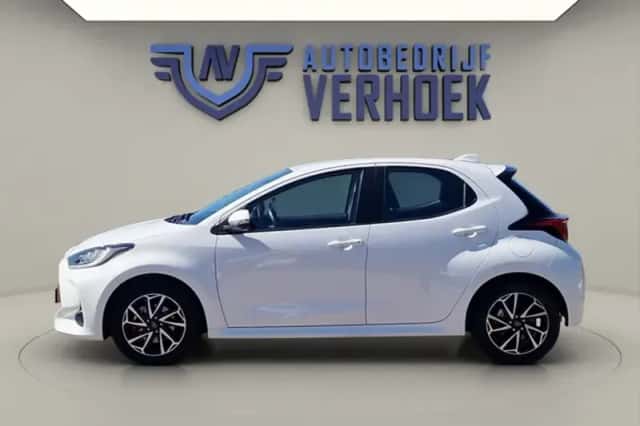 Toyota Yaris (2024) thumbnail 6