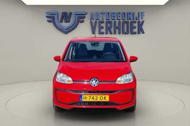 Volkswagen Up! (2020) thumbnail 4