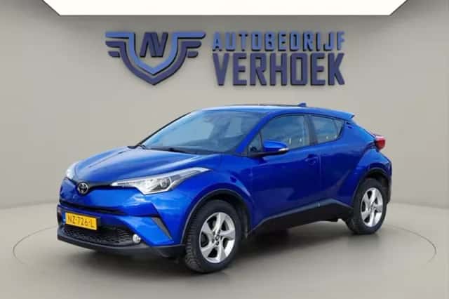 Toyota C-HR (2017) thumbnail 5