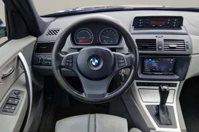 BMW X3 (2004) thumbnail 2