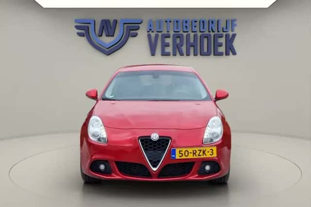 Alfa Romeo Giulietta (2011) thumbnail 4