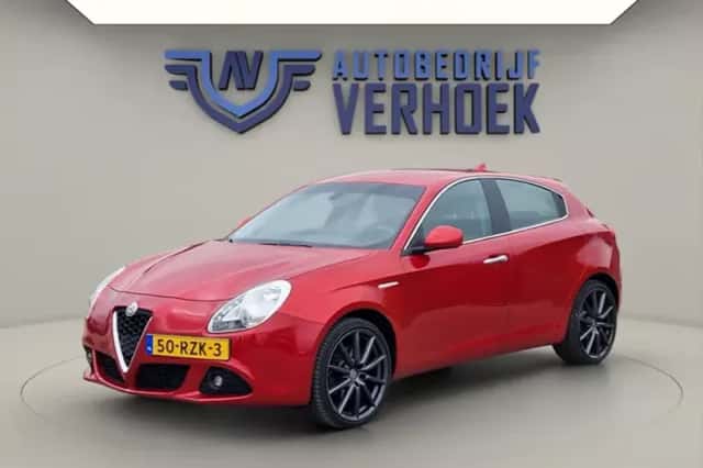 Alfa Romeo Giulietta (2011) thumbnail 5