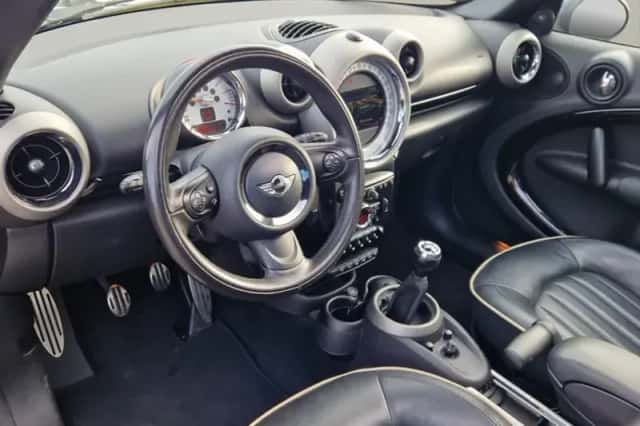 MINI Countryman (2010) thumbnail 2