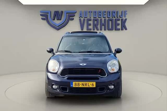 MINI Countryman (2010) thumbnail 4