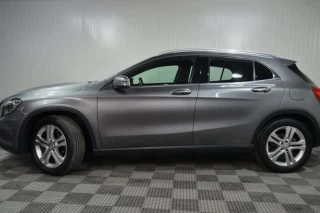 Mercedes-Benz GLA (2015) thumbnail 3
