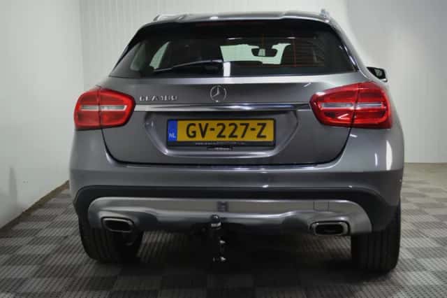 Mercedes-Benz GLA (2015) thumbnail 4