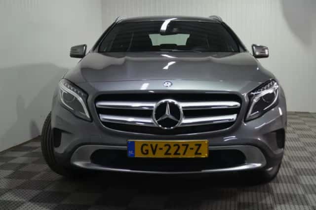 Mercedes-Benz GLA (2015) thumbnail 5
