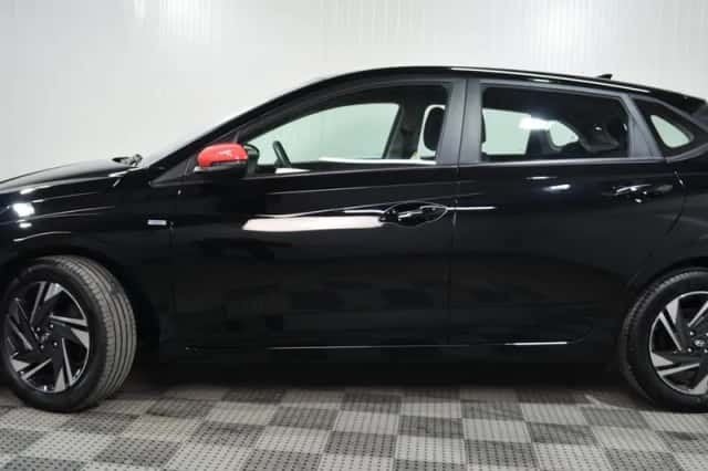 Hyundai i20 (2023) thumbnail 3