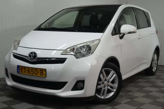 Toyota Verso S (2012) thumbnail 1